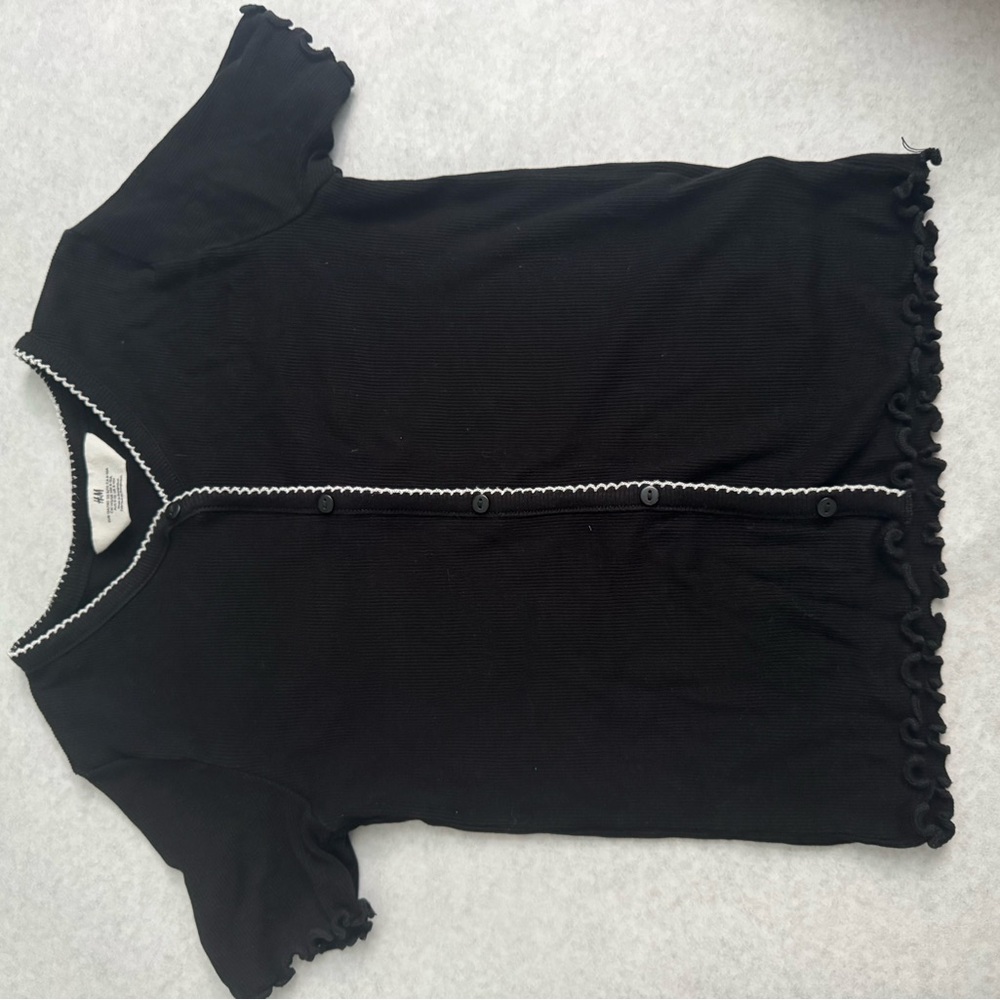 ✨3/$18✨ H&M Black Knitwear with White Detailing